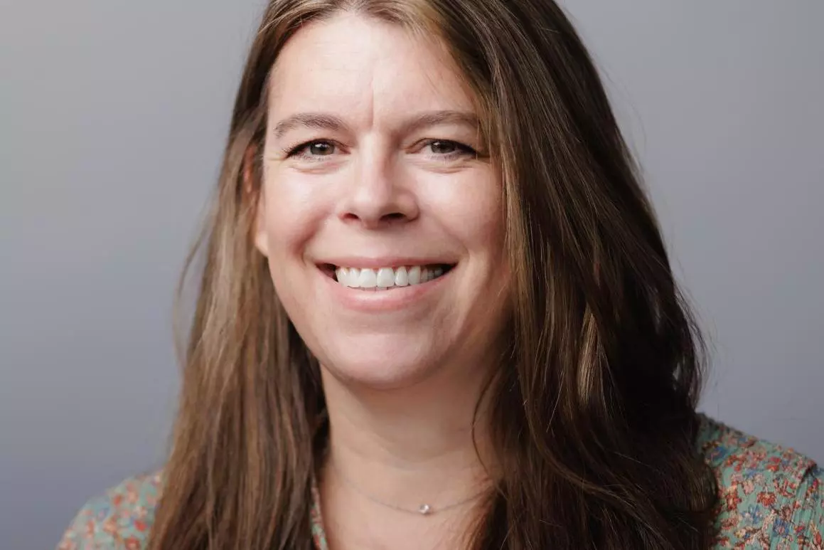Dr Annabel de Frece